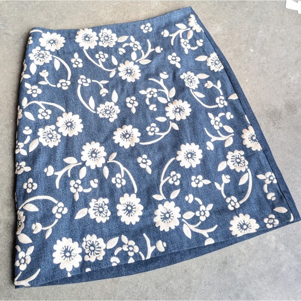 BODEN Embroidered Denim Skirt Size 6 Cotton Y2K Summer Spring Resortwear